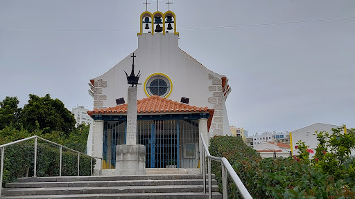 banco Capela Do Bairro Do Pombal (Cova Da Piedade)