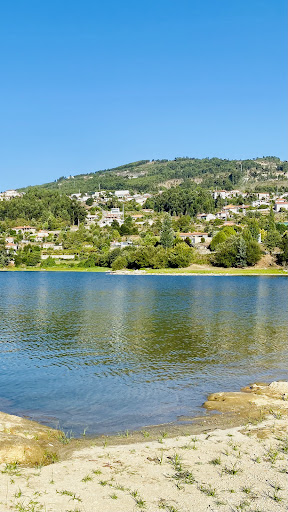 banco Praia Fluvial De Alpendorada