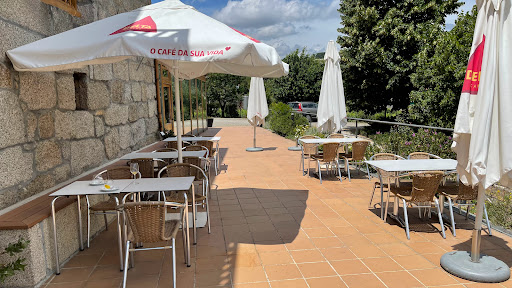 banco Quinta Do Outeiro Restaurant & Vineyards
